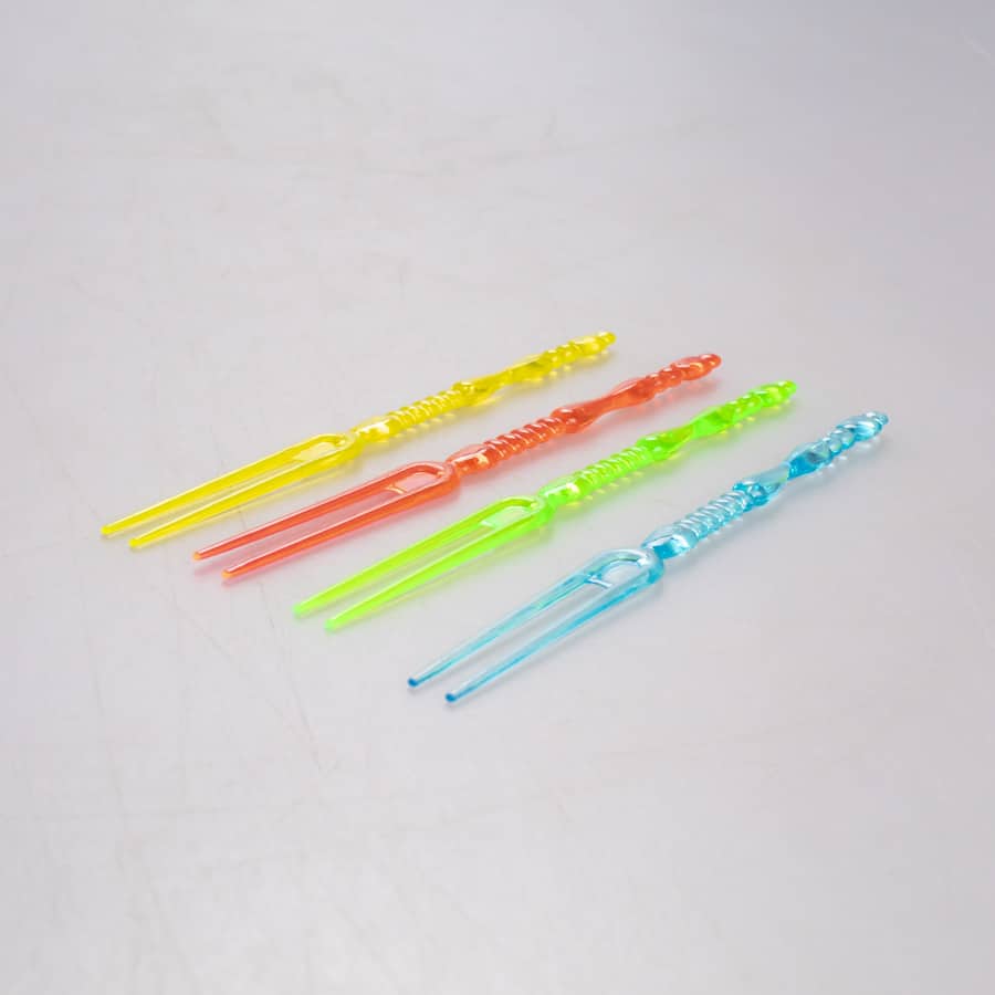 Palillo de Plástico Botanero Colores 50 Pz